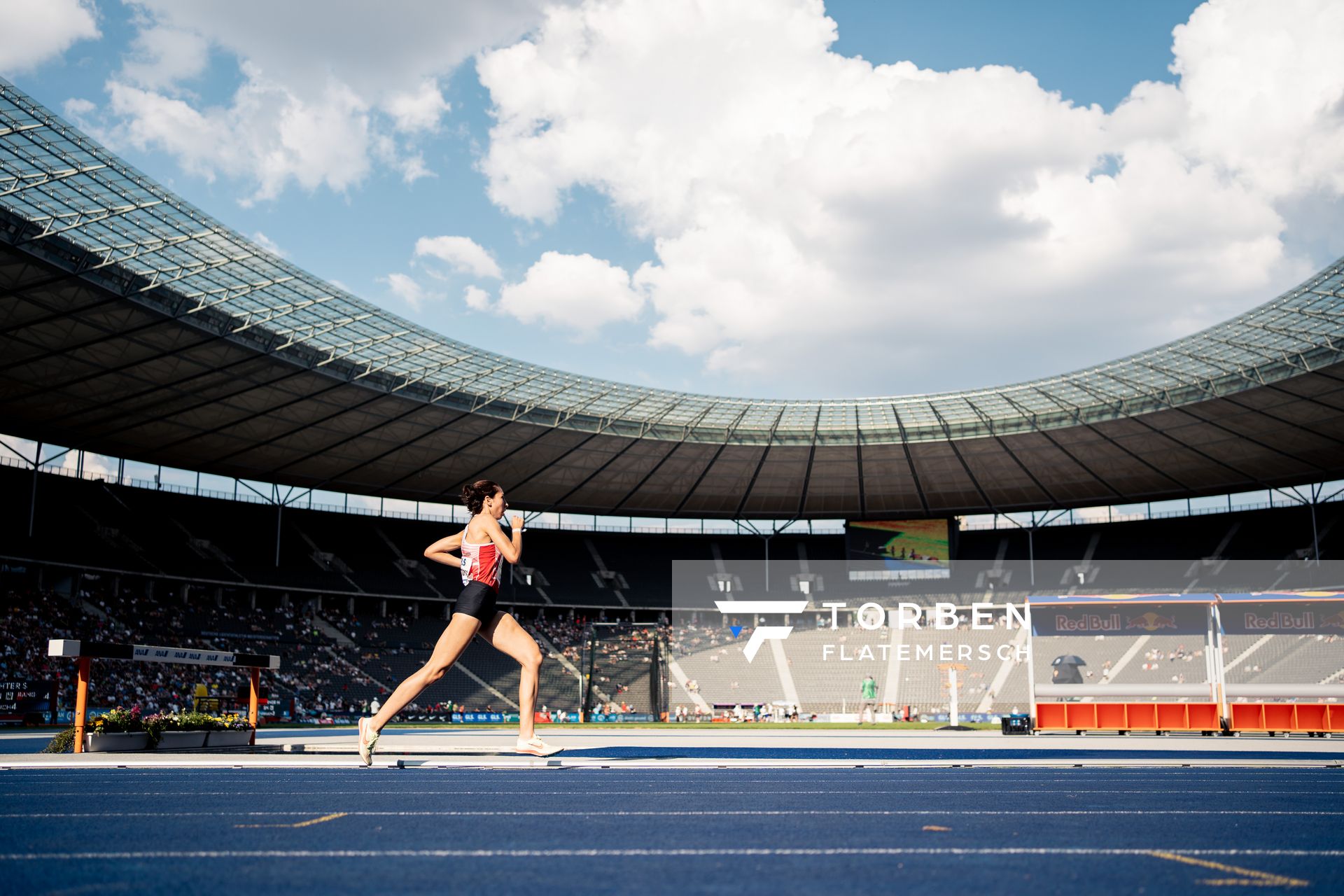 Selma Benfares (LC Rehlingen) waehrend der deutschen Leichtathletik-Meisterschaften im Olympiastadion am 26.06.2022 in Berlin